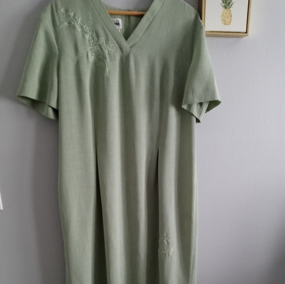 Leslie Fay Dresses & Skirts - Leslie Fay Maxi dress women short Sleeves zipper  Size18 Vintage Green Good Cond